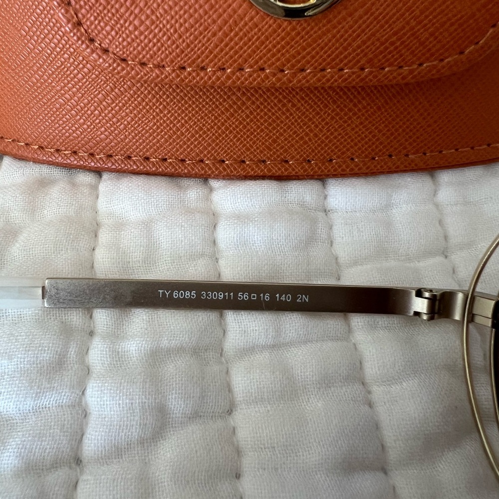 Tory Burch Gold Frame Brown Lens Round Sunglasses - Picture 3 of 6